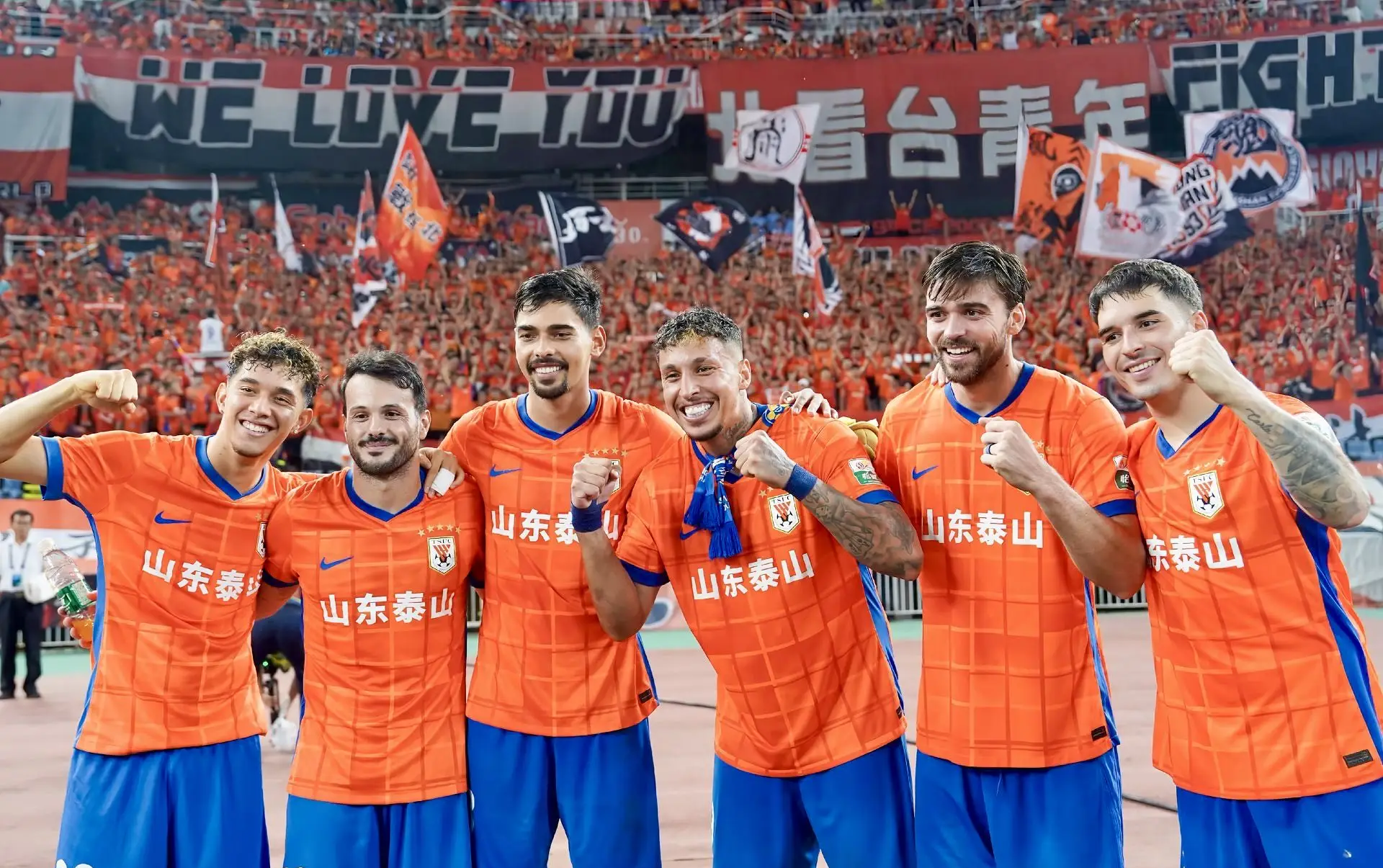 开云体育-法甲窗口期再迎强敌，山东泰山官宣签约，主帅态度——态度坚定，纪律约束更严格的简单介绍