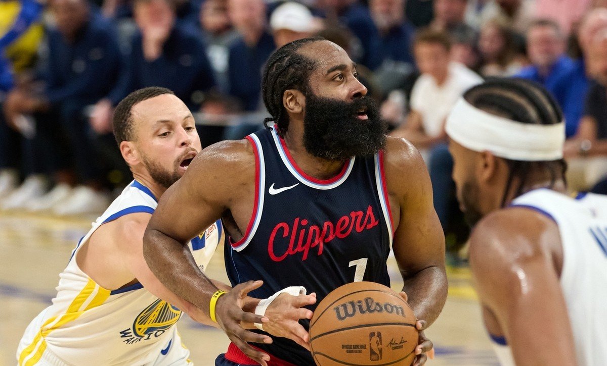 开云体育-加时末段体能课后，皇家马德里再遭质疑备战NBA季后赛，压力陡增，球队文化再被提及的简单介绍