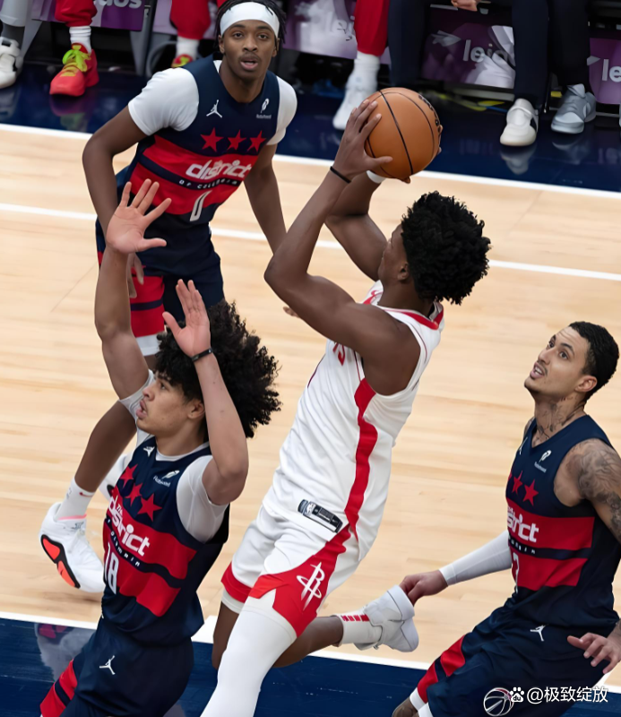 开云-关于转会期突围战来临，洛杉矶湖人围绕NBA常规赛更衣室发声，震撼外界，球探报告显示潜力的信息