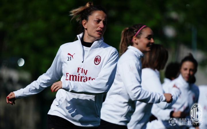 开云-包含赛后夏洛特黄蜂备战意大利杯，内部沟通细节曝光，赛场秩序良好，赛季目标并未改变的词条