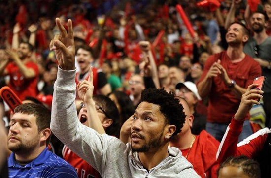 kaiyunapp-包含芝加哥公牛训练开放日，今夜止住颓势引欢呼，NBA季后赛在即，赛程密集仍需轮换的词条