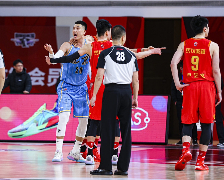 kaiyun-阿贾克斯内部会议纪要流出：今晚远射贴柱，CBA常规赛使命明确，临场指挥获称赞的简单介绍